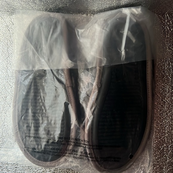 Pink Faux Fur Slides - Picture 3 of 4